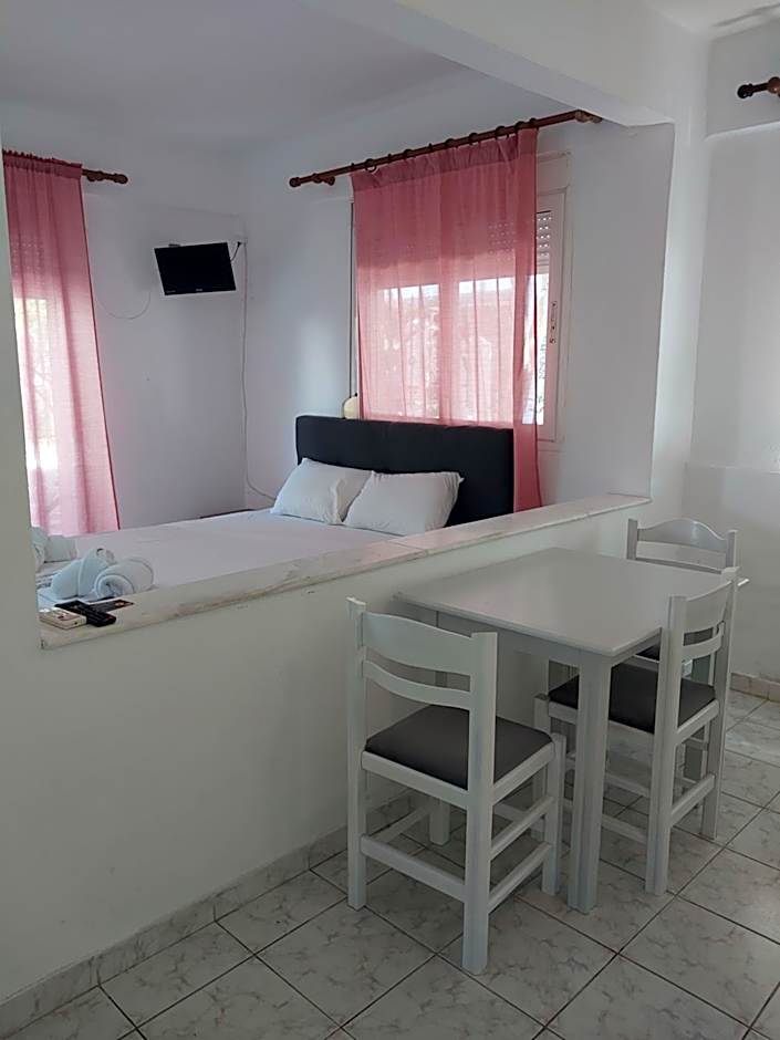 PELEKAN rooms and apartments athina 11