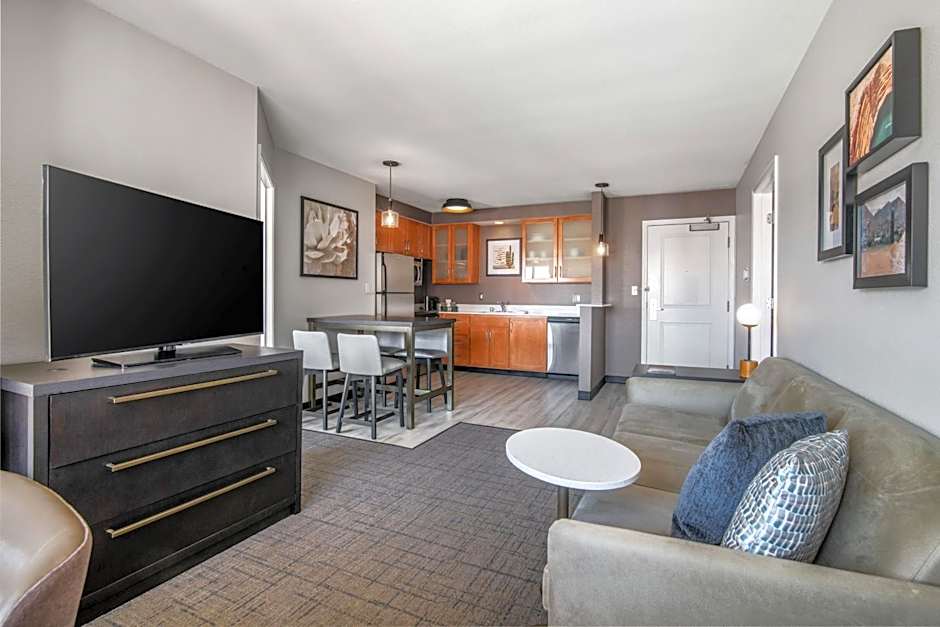 Residence Inn by Marriott Phoenix Glendale Sports & Entertainment District