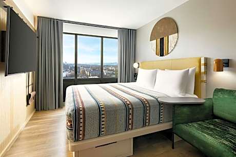 King Room with Mountain View