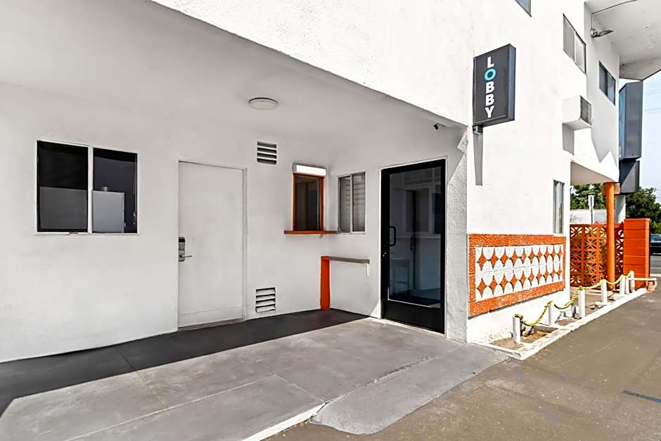 Rodeway Inn & Suites North Hollywood Burbank Airport - Universal Area