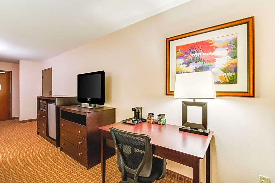 Clarion Hotel Convention Center