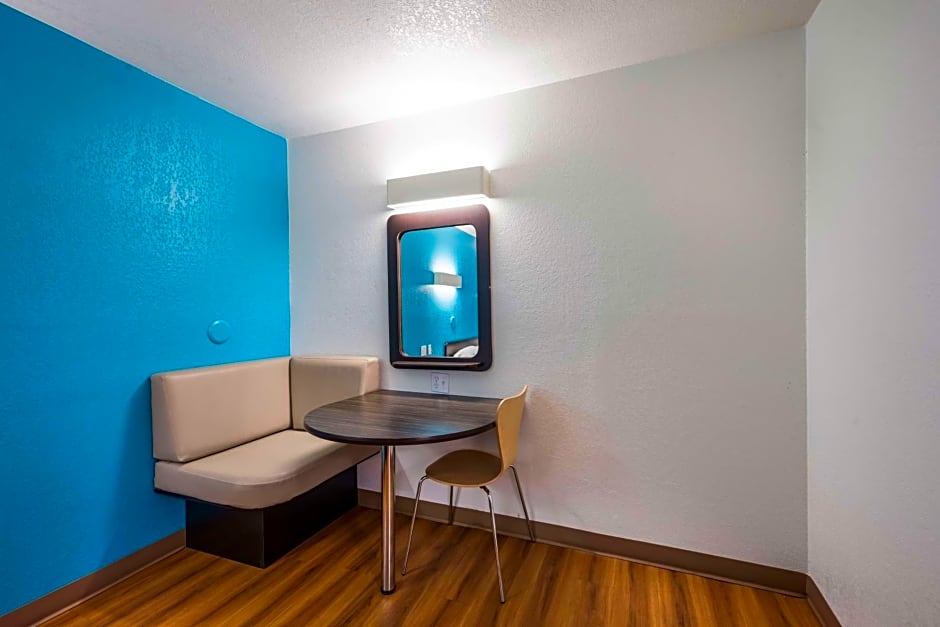 Motel 6-Irving, TX - Irving DFW Airport East