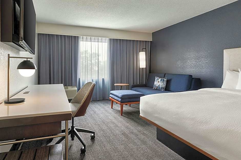 Courtyard by Marriott Wichita East