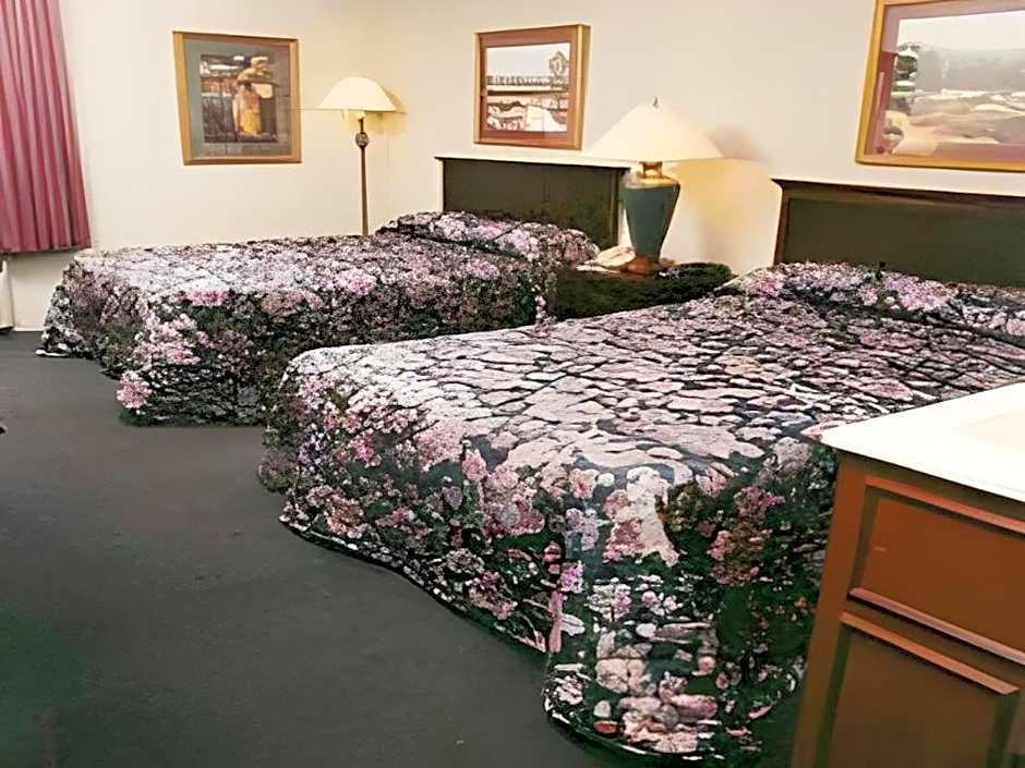 Quality Inn & Suites Shelbyville I-74