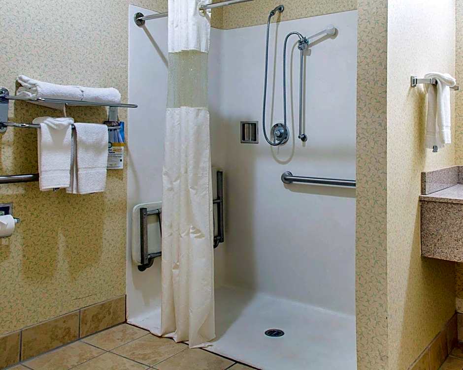Quality Inn & Suites