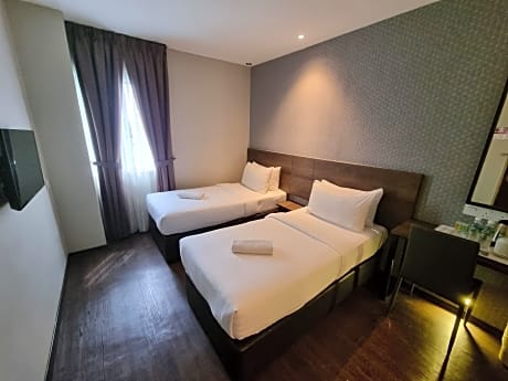 Twin Room with Window