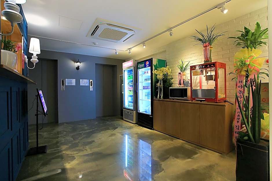 Hotel Yaja Hwajeong Station