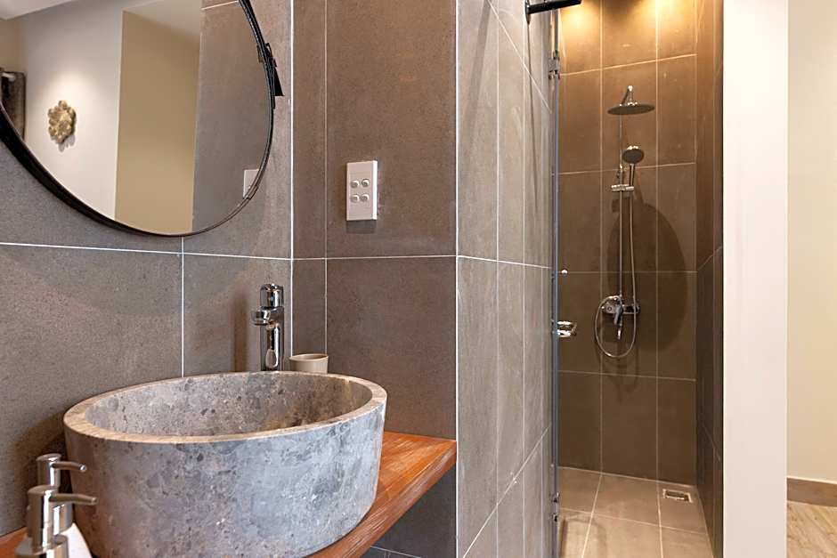 Vaia Hoi An Boutique Hotel