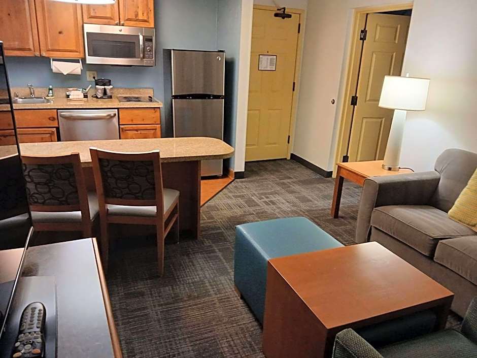 MainStay Suites Phoenix North – Phoenix, AZ