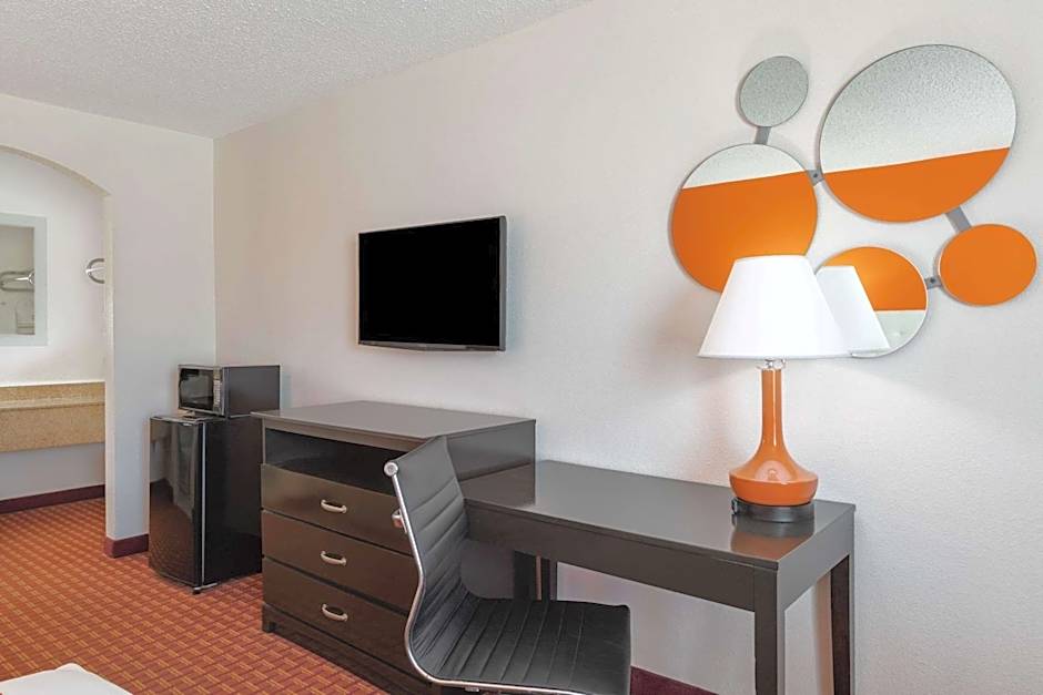 Howard Johnson by Wyndham Rock Hill