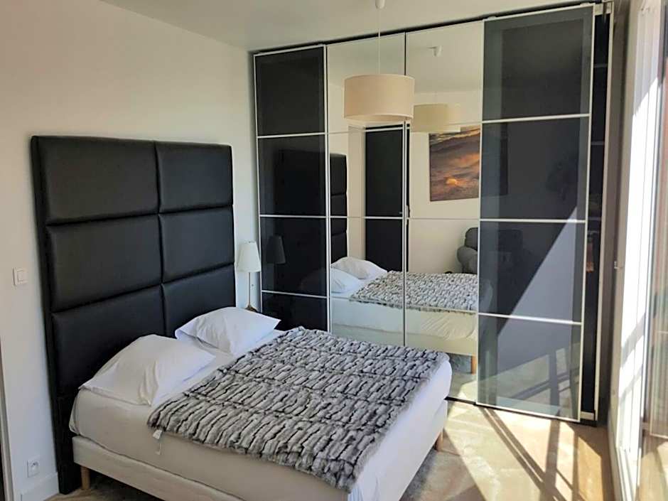 Photo 1 of 4 of Suite