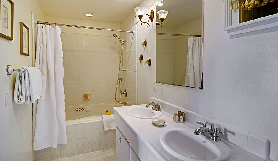 Babbling Brook Inn