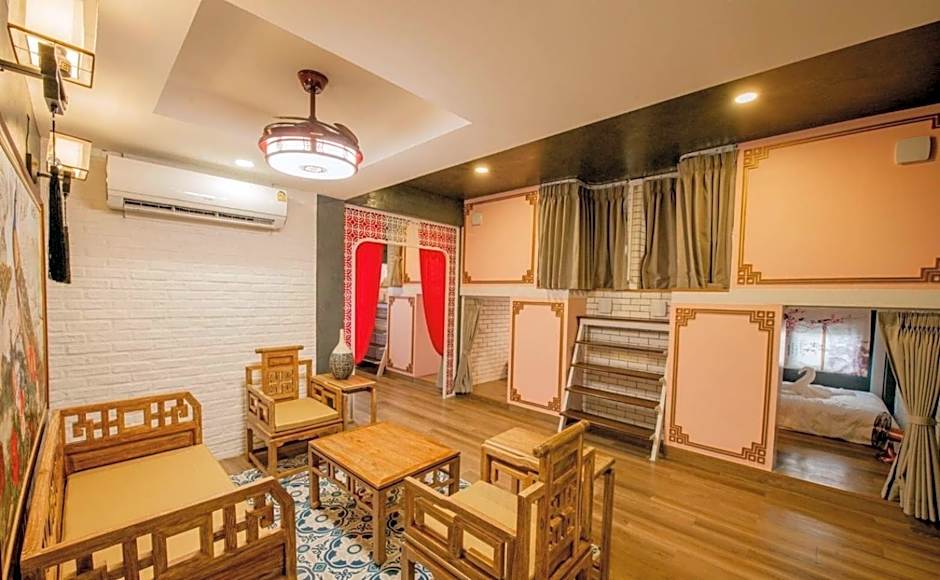 Lynlan Hostel & Cafe