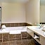 Pomeroy Inn & Suites Fort St. John