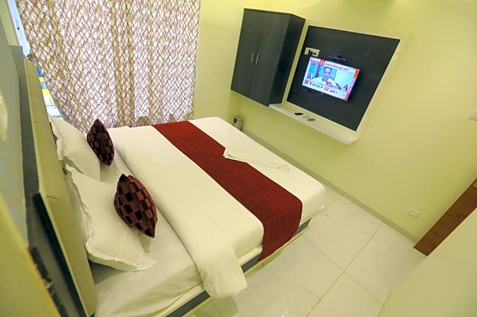 Hotel Samruddhi Comfort Stay - Airoli