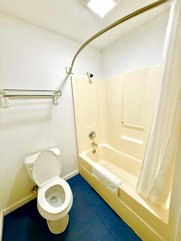 Woodbridge Inn By OYO Rome