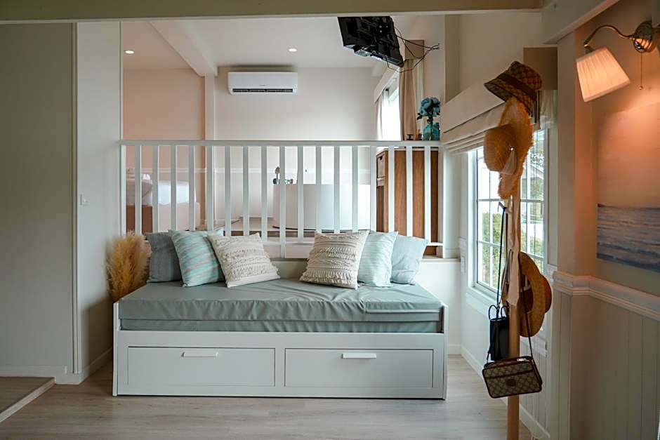 Photo 1 of 6 of Suite, River View