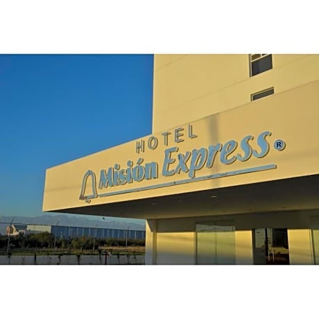 Mision Express Monterrey Aeropuerto La Fe