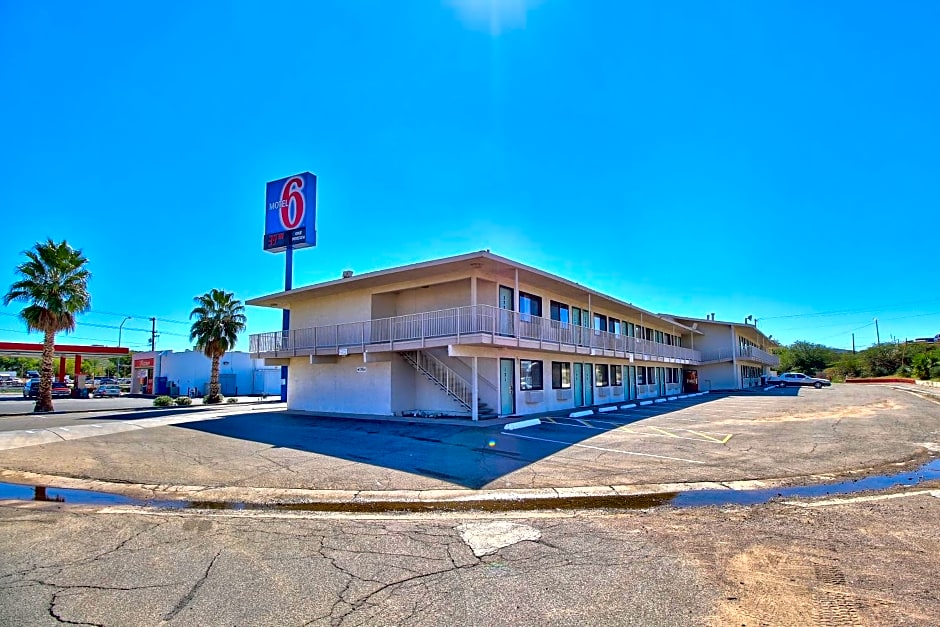 Motel 6-Nogales, AZ - Mariposa Road