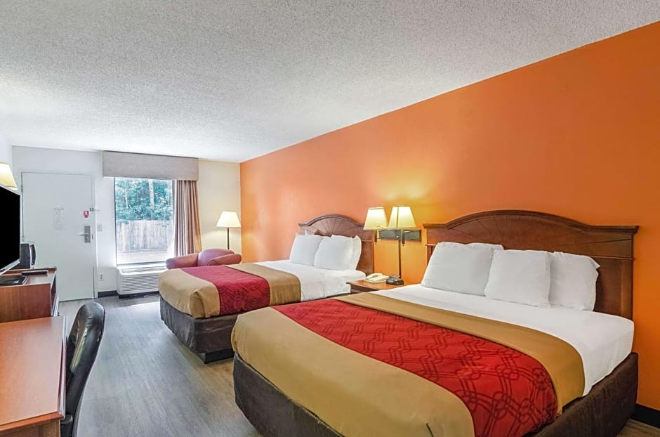 Econo Lodge Inn & Suites Gulfport