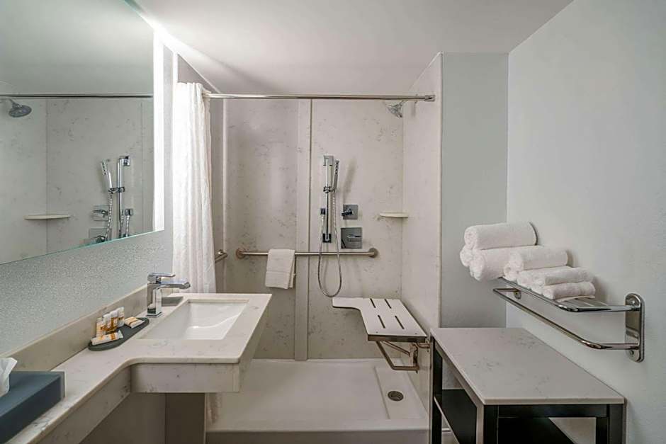 La Quinta by Wyndham Raleigh Downtown North