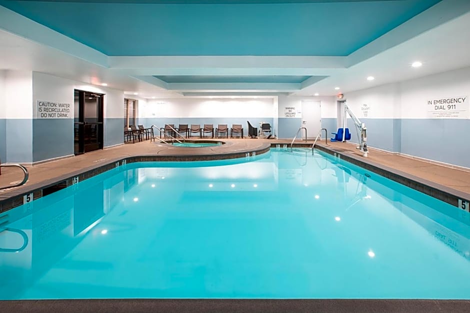 Holiday Inn Express Lathrop - South Stockton By IHG