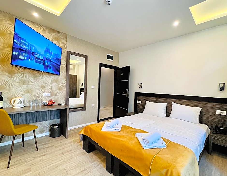 Side One Design Hotel Garni