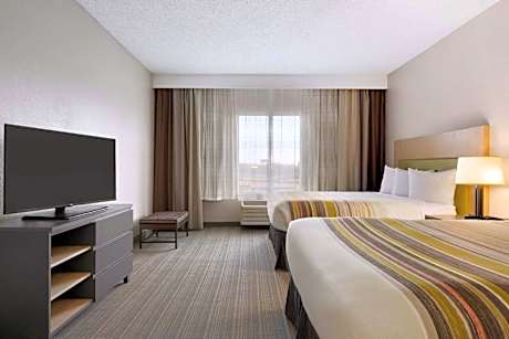 Family Room with Two Queen Beds and Sofa bed - Non Smoking