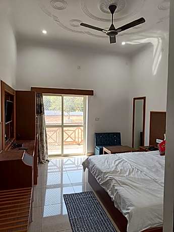 Khajuraho Holiday Resort 