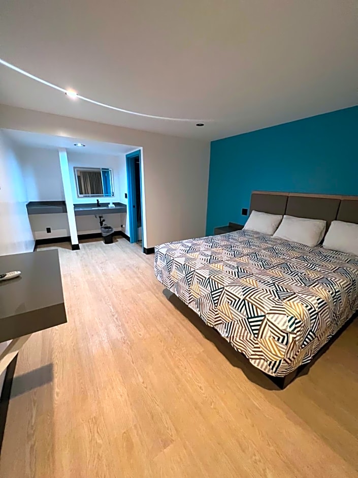 Palm Inn - Newly Renovated Rooms