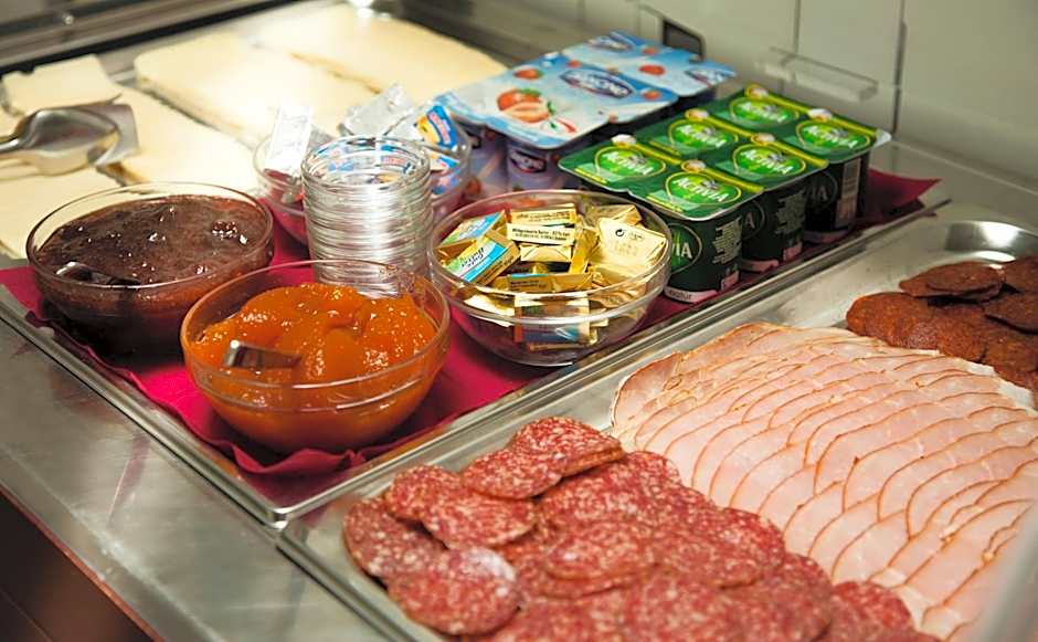 Jade Hotel-Ezüsthíd Hotel