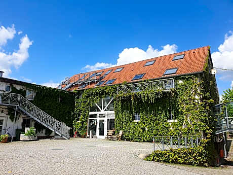 Hotel Bördehof, direkt an der A2 & A14, Restaurant, Tagung, individuell