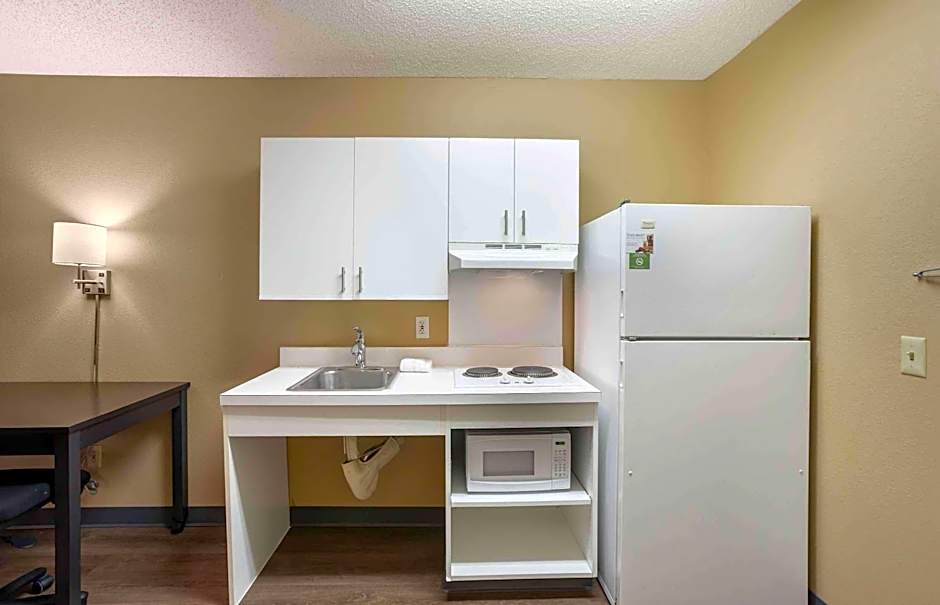 Extended Stay America Select Suites - Springfield - South