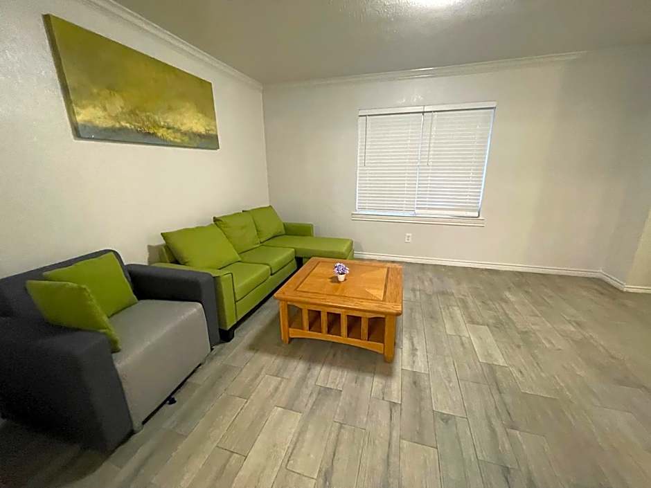 Private room near downtown Dallas