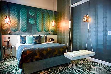 Superieure Boudoir Room - With Jacuzzi