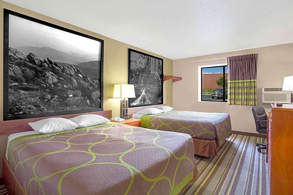 Super 8 by Wyndham Abingdon VA