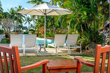 Villa, 2 Bedrooms, Non Smoking, Pool View (Pool Access) (1 King Bed)