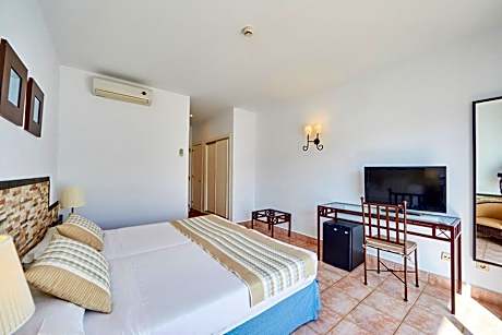 Triple Room (2 Adults + 1 Child)