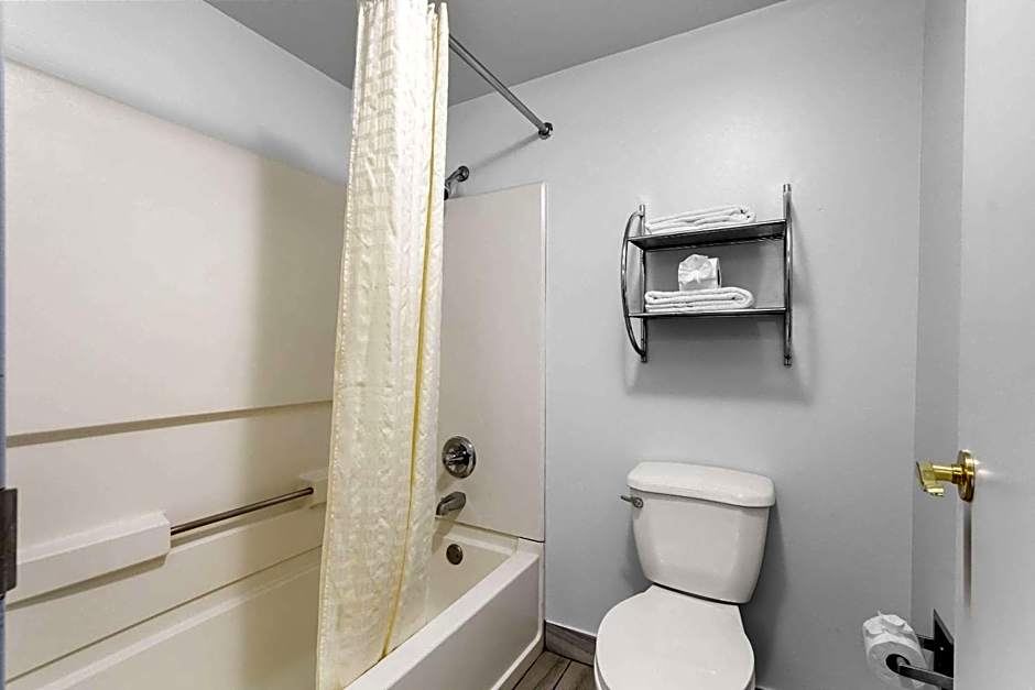 Suburban Studios Chattanooga Northeast - Ooltewah