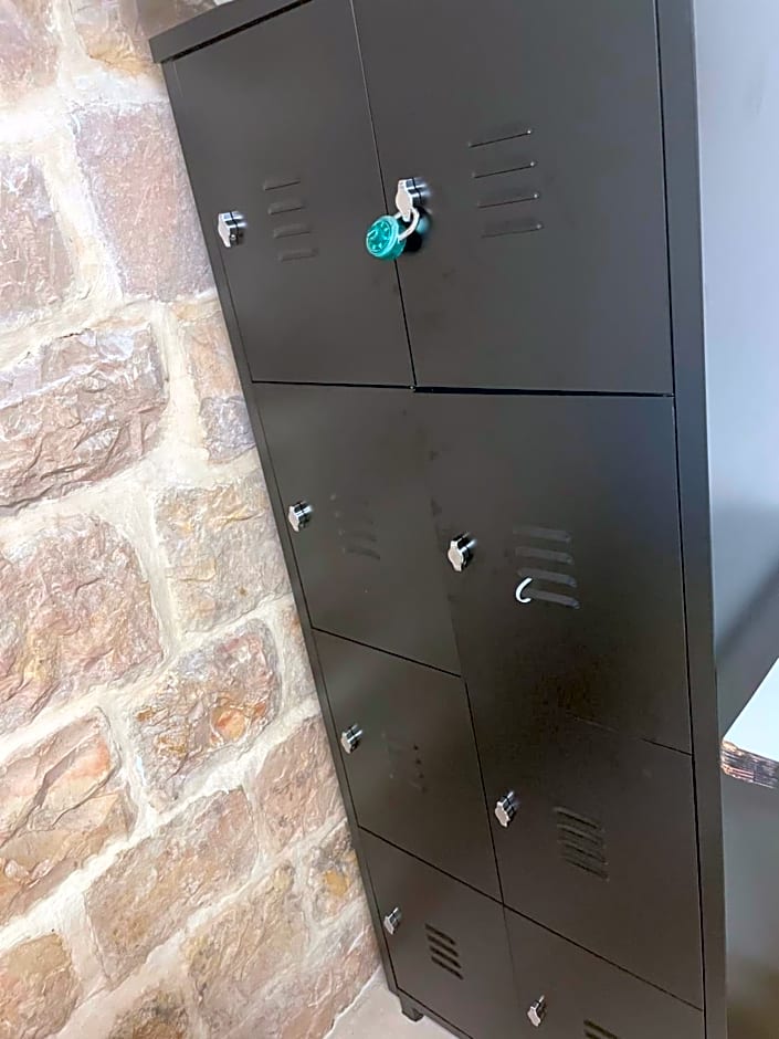 Private Hostel - Best location