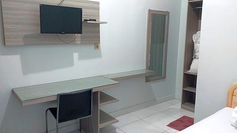 Urbanview Hotel Sunday Cirebon by RedDoorz