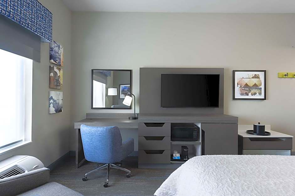 Hampton Inn By Hilton & Suites St. Charles Old Town Area, MO