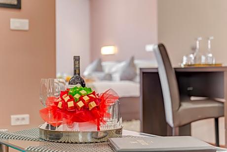 Palace Suites Heritage Hotel - Adults Only