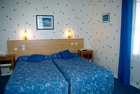 Standard Twin Room (2 separate beds)