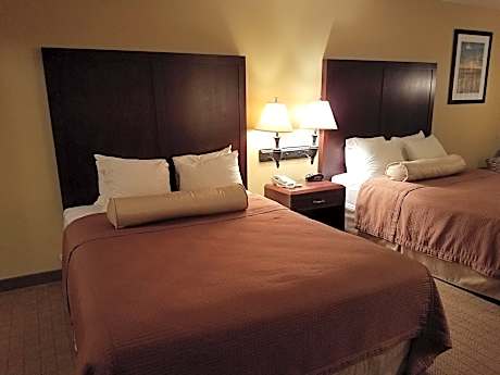 2 Queen Beds, Mobility Accessible, Bathtub, Non-Smoking, Full Breakfast