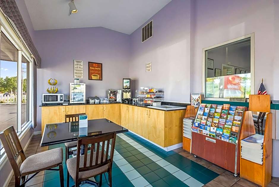 Econo Lodge Little Creek