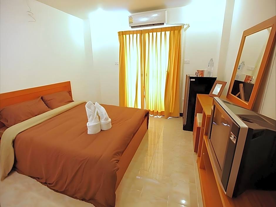 Rafael Mansion Bangkok Airport