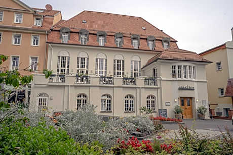 Nineofive Hotel