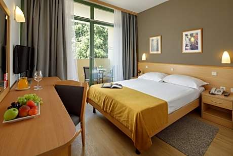 Superior Room with Balcony - Park Side