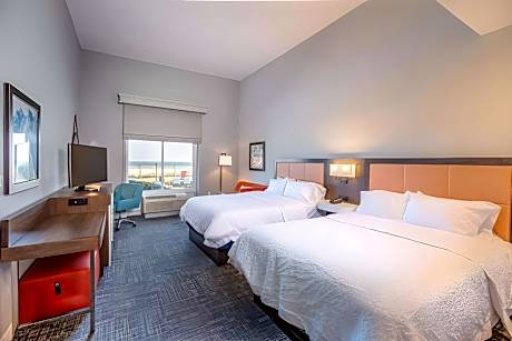 2 Queen Beds